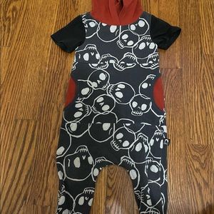 Rags to raches skull onesie